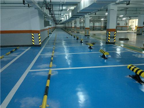 大型地下停車庫環氧地坪涂裝施工技術